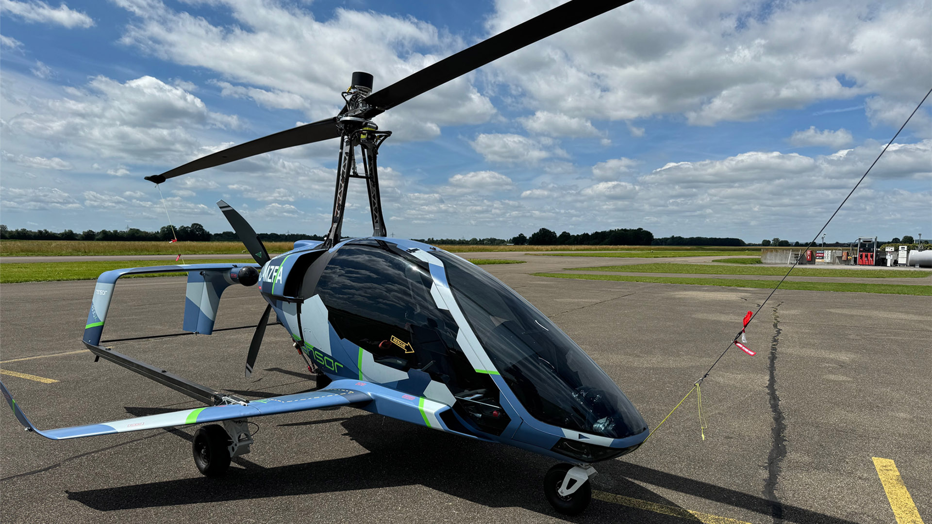 Tragschrauber mit Tragflächen